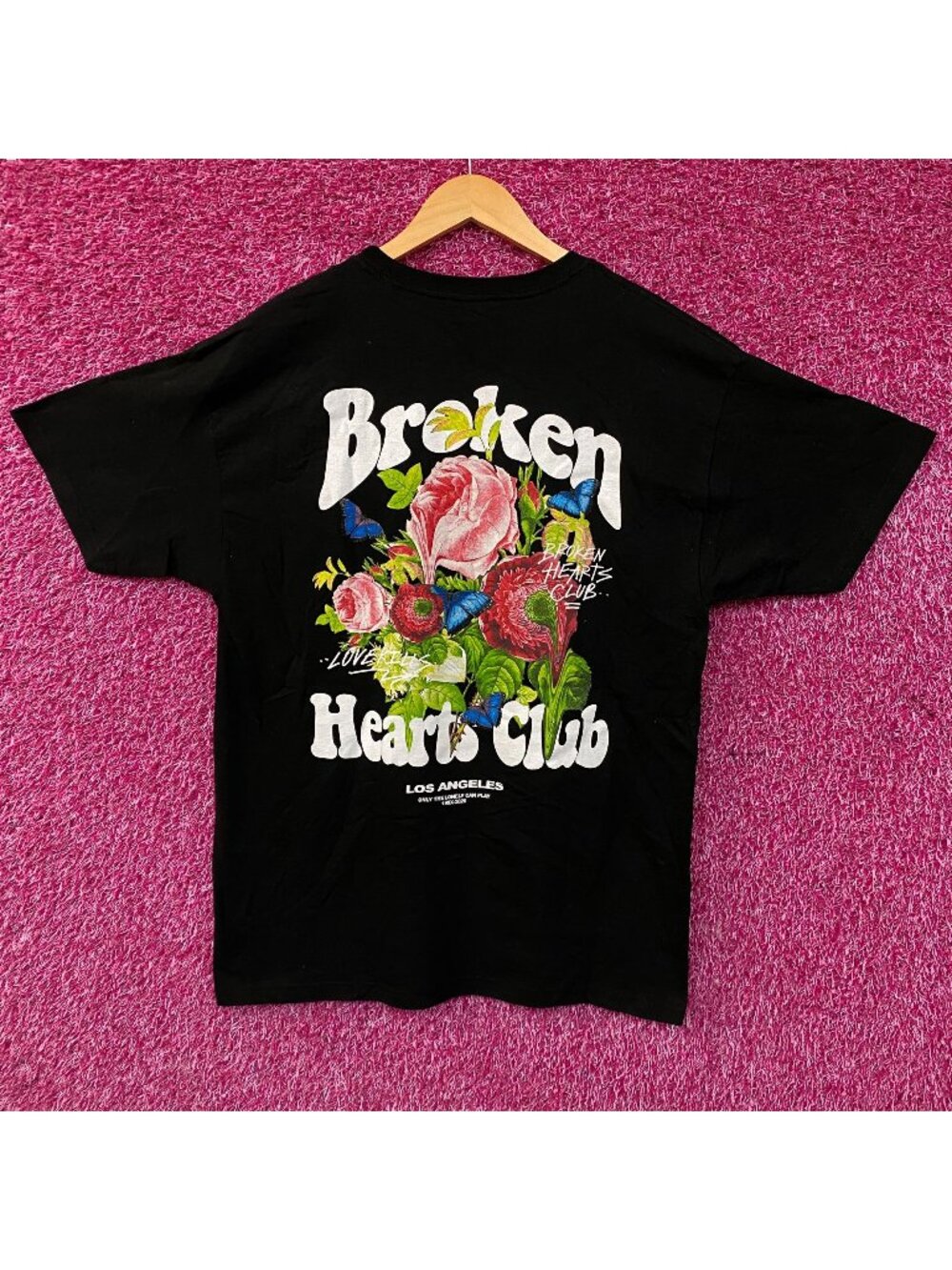 Fashion Nova Broken Hearts Club Graphic Tee Large